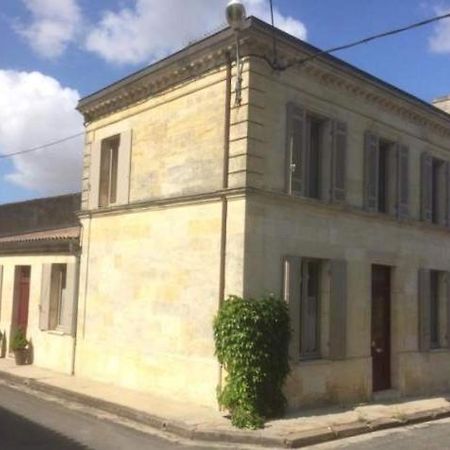 Au Coeur Des Vignobles Acomodação com café da manhã Saint-Estèphe Exterior foto