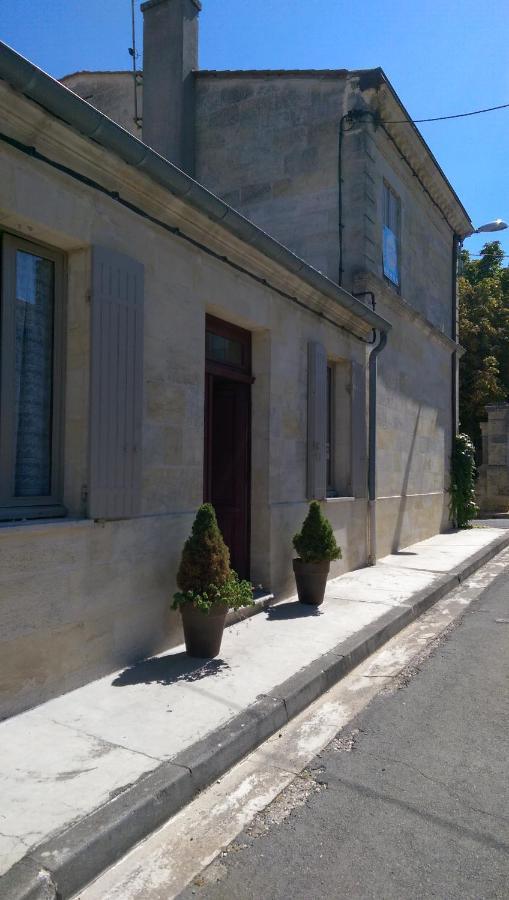 Au Coeur Des Vignobles Acomodação com café da manhã Saint-Estèphe Exterior foto